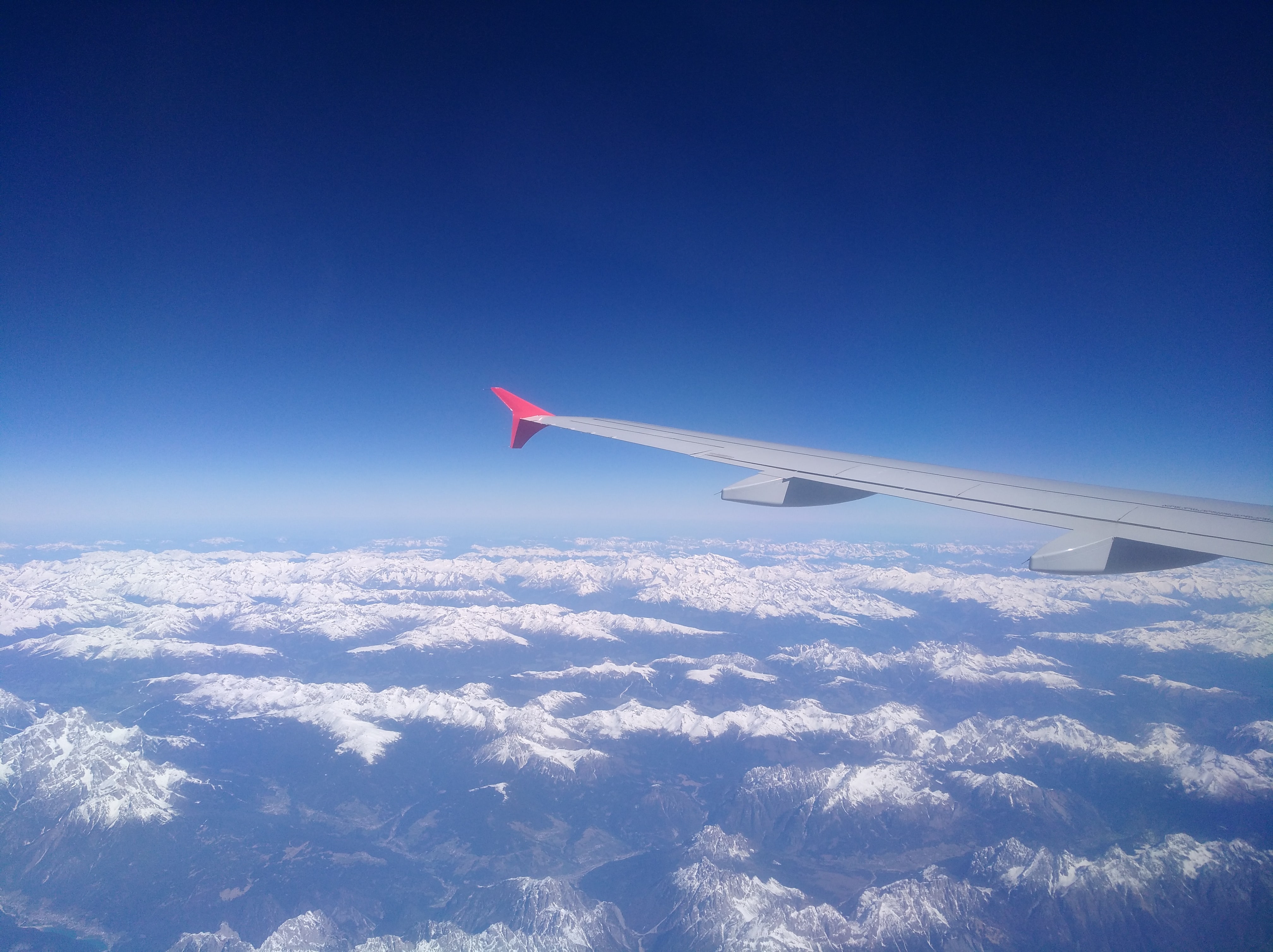 airplane_over_Alps